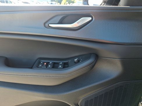 New 2025 Jeep Grand Cherokee L Altitude image 12