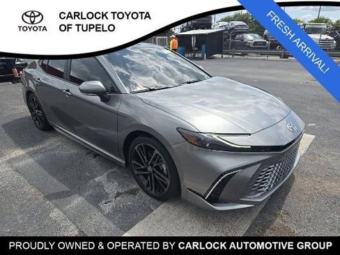 Used 2025 Toyota Camry XSE FWD image 3