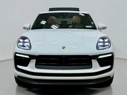 Used 2022 Porsche Macan AWD/4WD image 8