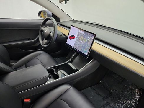 Used 2017 Tesla Model 3 Long Range RWD image 18