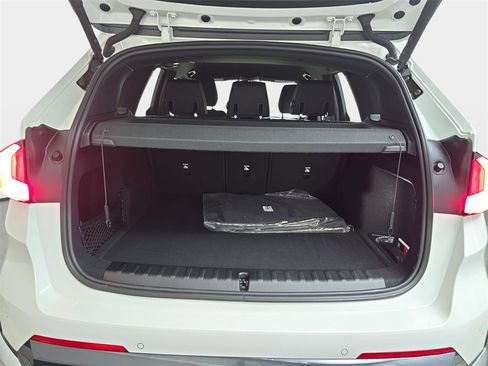 Used 2025 BMW X1 xDrive28i w/ Convenience Package image 15