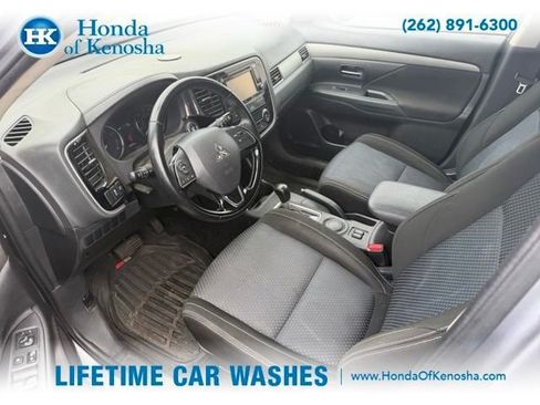 Used 2016 Mitsubishi Outlander SE FWD image 6