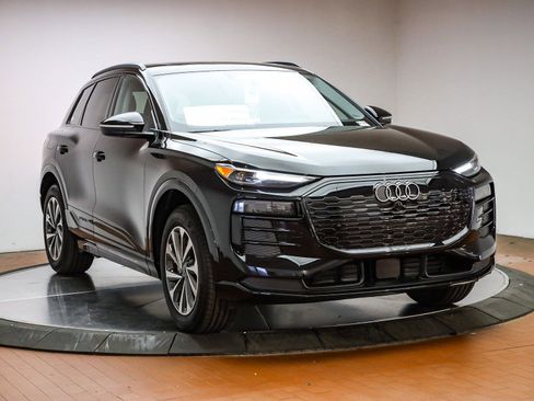New 2025 Audi Q6 e-tron Premium AWD/4WD image 4
