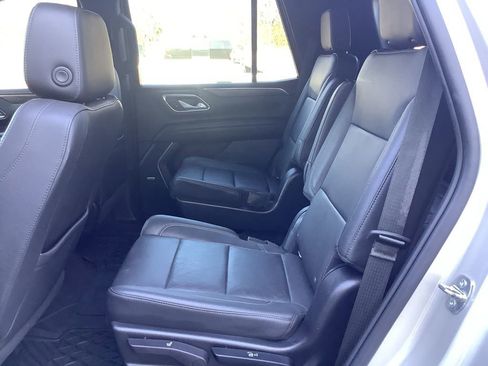 Used 2022 Chevrolet Tahoe Z71 w/ Luxury Package image 31