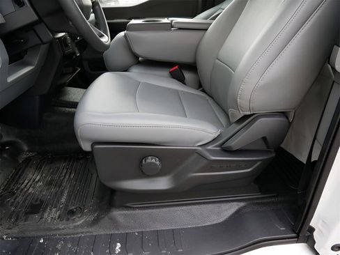 Used 2024 Ford F550 4x4 SuperCab Super Duty image 15