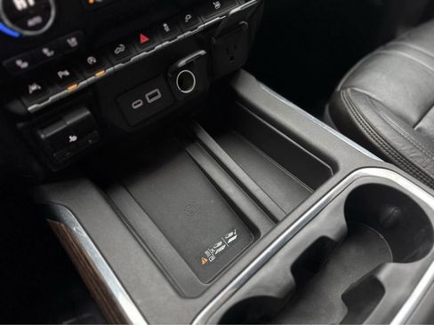 Used 2019 Chevrolet Silverado 1500 High Country w/ Technology Package image 27