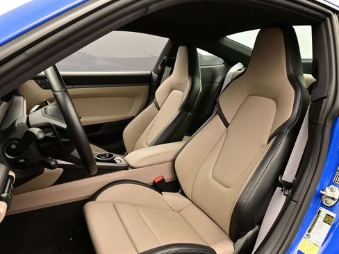 Certified 2025 Porsche 911 Carrera RWD image 5