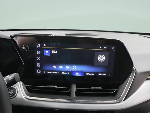 New 2026 Chevrolet Trax LT w/ Driver Confidence Package FWD image 11