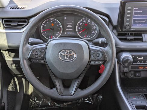 Used 2022 Toyota RAV4 LE w/ Carpet Mat Package (TMS) FWD image 21
