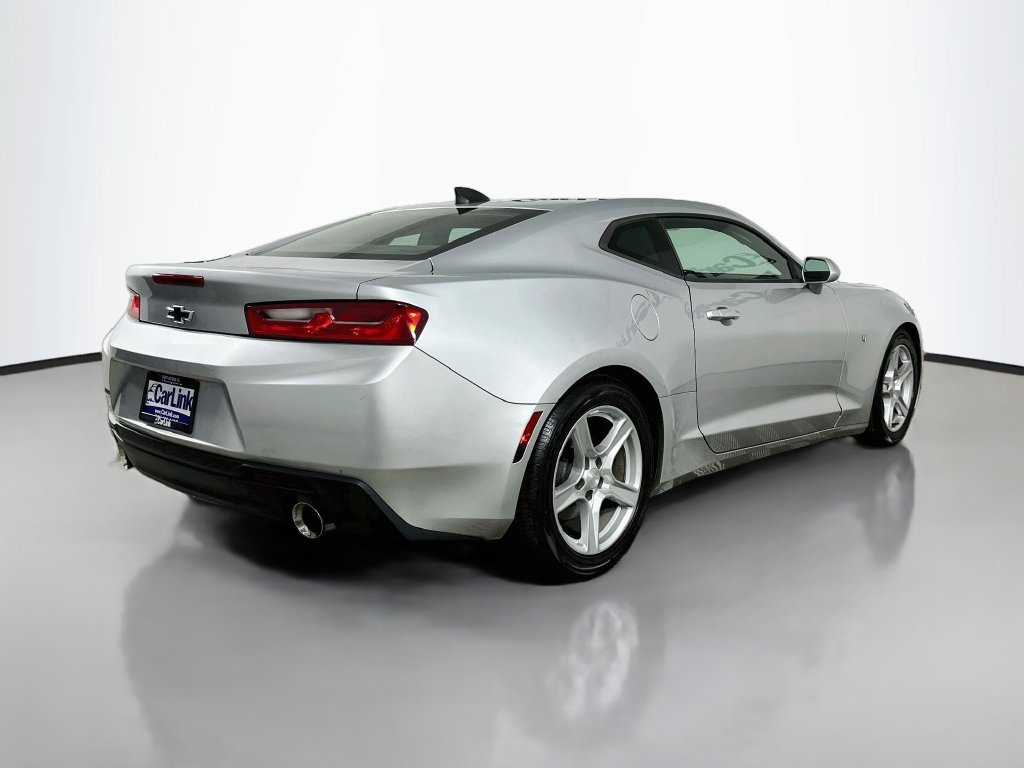 Used 2017 Chevrolet Camaro LT RWD image 7