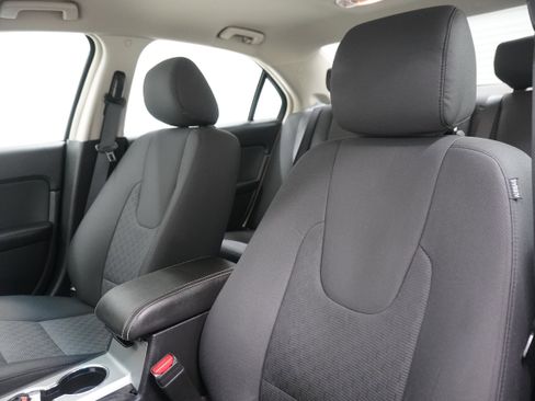 Used 2012 Ford Fusion SE FWD image 11