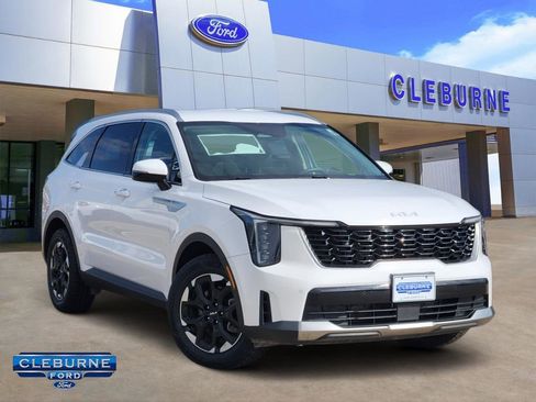 Used 2024 Kia Sorento S image 1