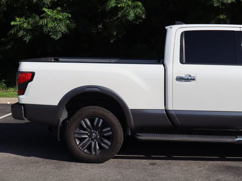 Used 2023 Nissan Titan Platinum Reserve w/ Moonroof Package AWD/4WD image 11