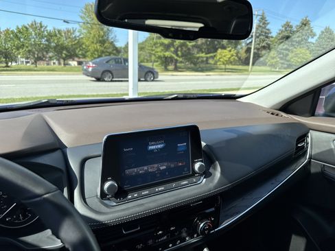 Used 2021 Nissan Rogue SL image 43