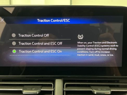 Used 2025 Chevrolet Trax LT image 50