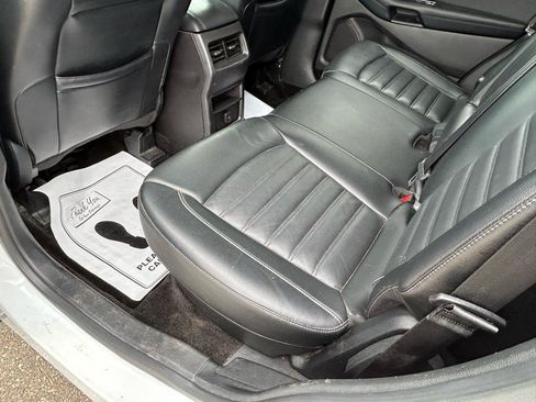 Used 2017 Ford Edge SEL w/ Equipment Group 201A FWD image 9