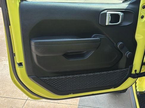 Used 2023 Jeep Gladiator Sport w/ Off Road Group image 24