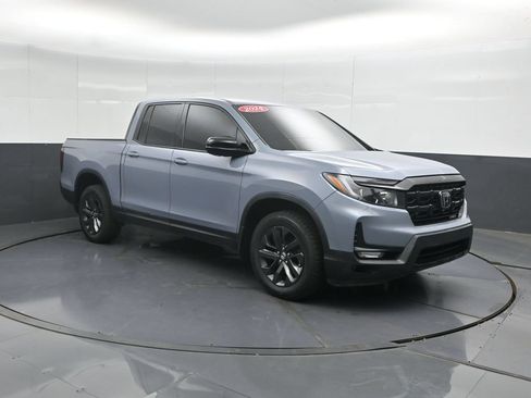 Used 2024 Honda Ridgeline Sport image 4