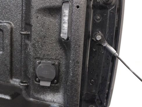 Used 2020 GMC Sierra 3500 SLT w/ SLT Convenience Package image 16