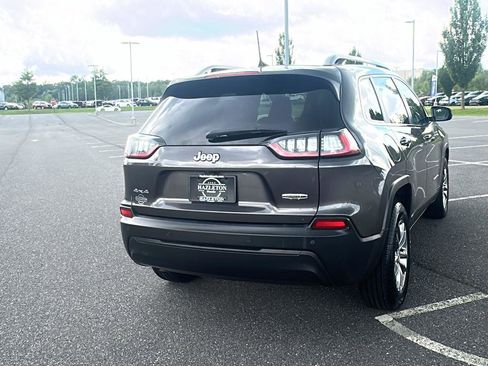 Used 2019 Jeep Cherokee Latitude Plus w/ Comfort/Convenience Group image 7