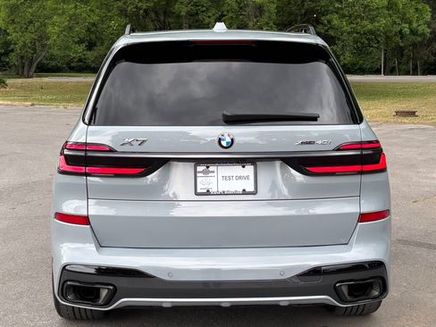Used 2025 BMW X7 xDrive40i w/ M Sport Package AWD/4WD image 5