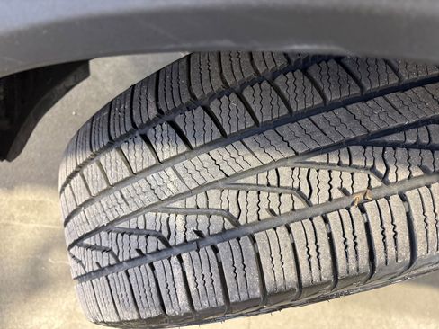 Used 2020 Ford Explorer XLT w/ Equipment Group 202A image 28