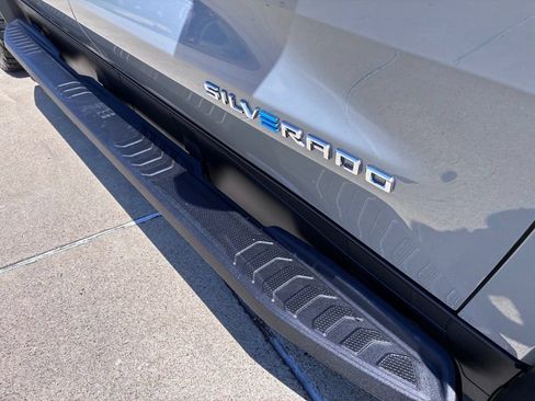 Used 2026 Chevrolet Silverado EV LT AWD/4WD image 4