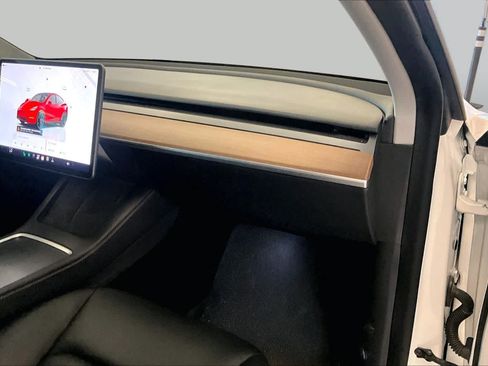 Used 2022 Tesla Model Y Performance AWD/4WD image 16