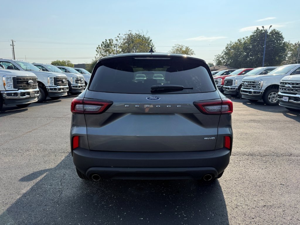 Used 2025 Ford Escape ST-Line Select AWD/4WD image 5