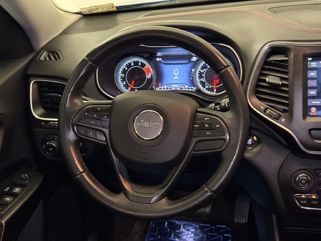 Used 2020 Jeep Grand Cherokee Altitude AWD/4WD image 15