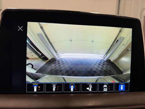 Used 2023 GMC Yukon XL SLT w/ SLT Premium Package AWD/4WD image 25