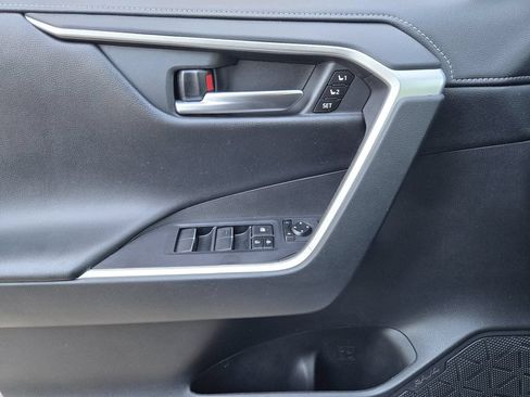 Used 2020 Toyota RAV4 Limited w/ Carpet Mat Package AWD/4WD image 15