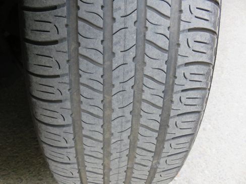 Used 2017 GMC Acadia SLE w/ Driver Alert Package I image 31