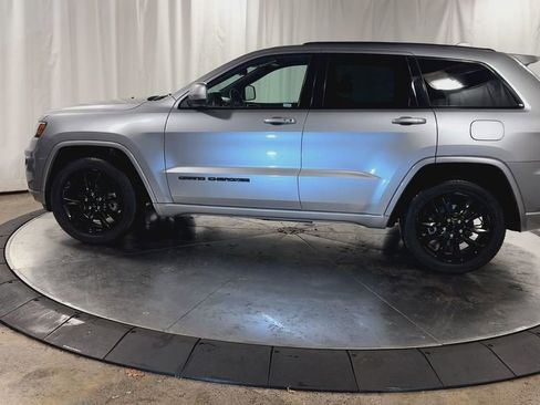 Used 2021 Jeep Grand Cherokee Laredo X image 6