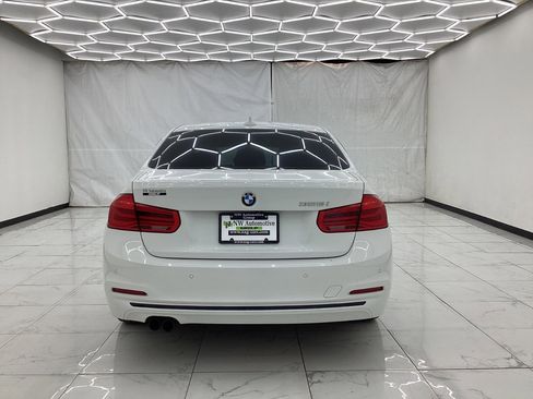 Used 2016 BMW 328i Sedan w/ Driver Assistance Package image 10