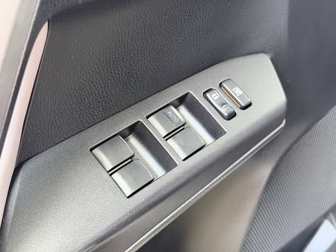 Used 2018 Toyota RAV4 XLE FWD image 10