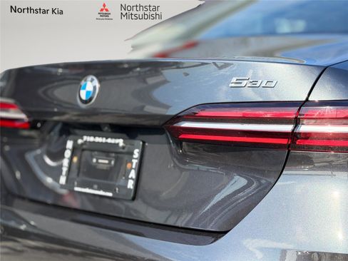 Used 2024 BMW 530i xDrive w/ Premium Package image 27