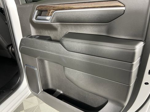 Used 2024 GMC Sierra 1500 SLE image 29