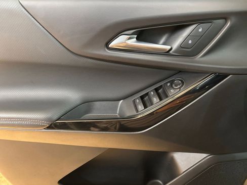 Used 2025 Chevrolet Equinox LT image 18