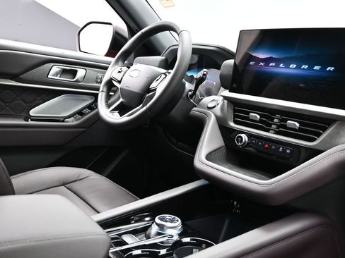 New 2026 Ford Explorer Platinum image 10