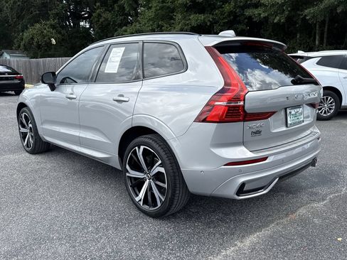 Used 2023 Volvo XC60 B5 Ultimate w/ Climate Package FWD image 3