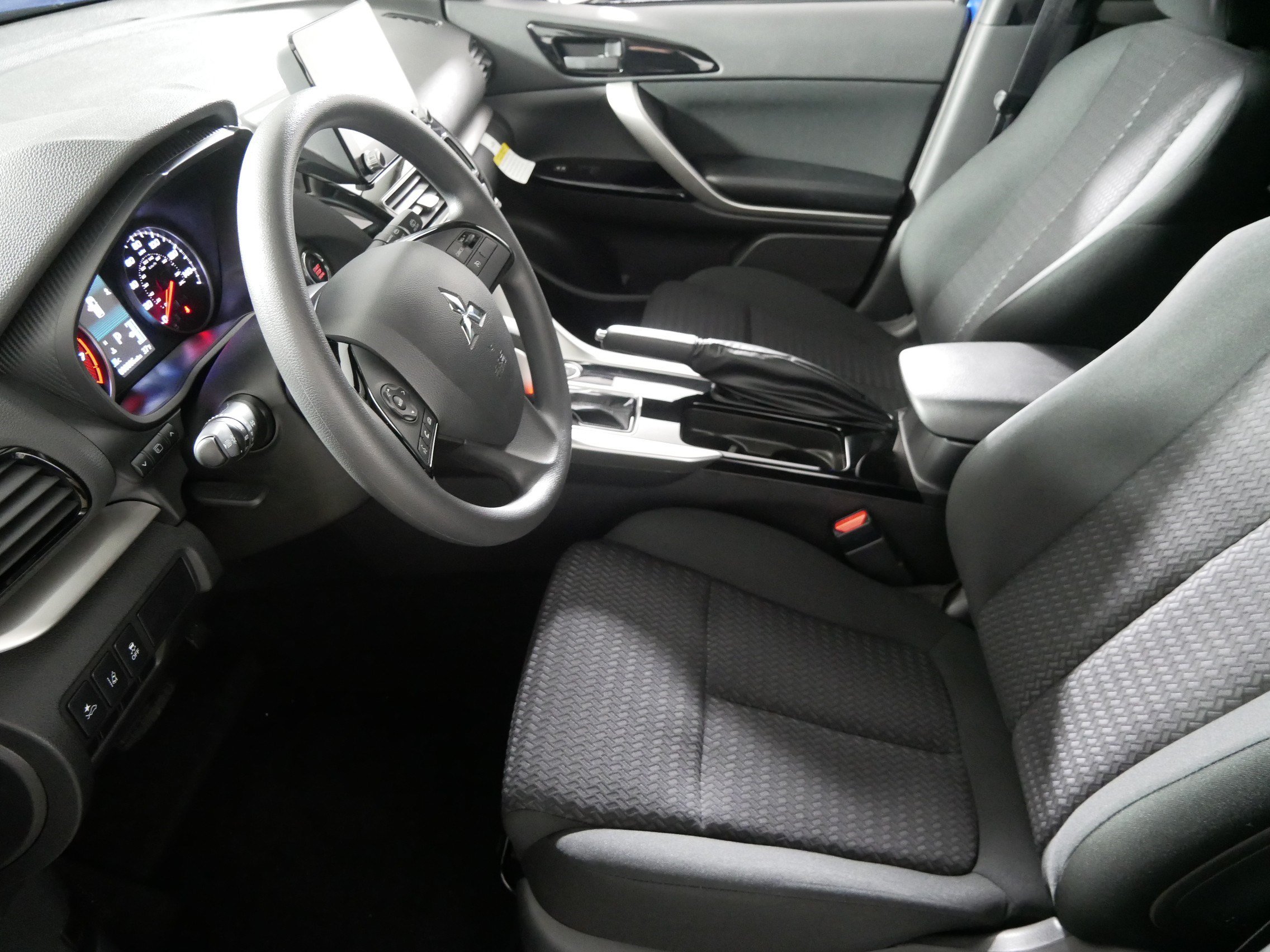 New 2026 Mitsubishi Eclipse Cross LE AWD/4WD image 4