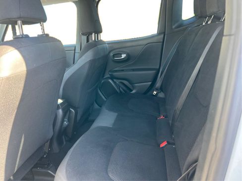 Used 2020 Jeep Renegade Altitude FWD image 11