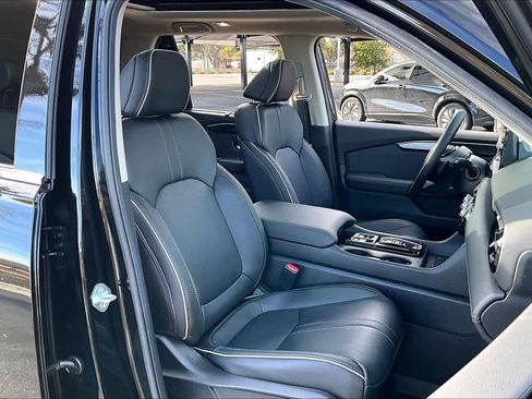 Used 2025 Honda Pilot Elite image 9