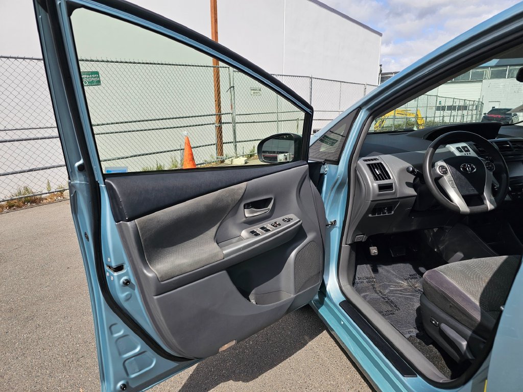 Used 2014 Toyota Prius V Three FWD image 18
