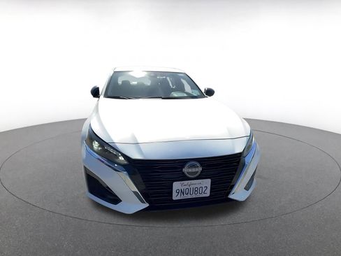 Used 2025 Nissan Altima 2.5 SV image 4