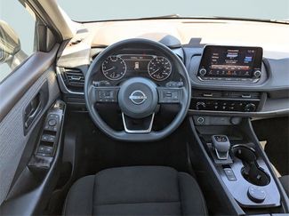 Used 2023 Nissan Rogue S video 2