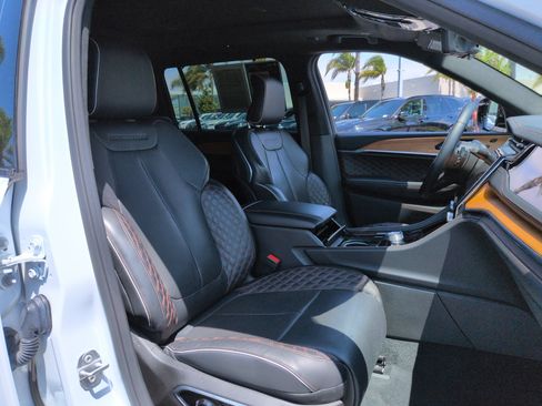 Used 2023 Jeep Grand Cherokee L Summit AWD/4WD image 33