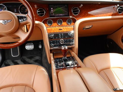 Used 2011 Bentley Mulsanne RWD image 9