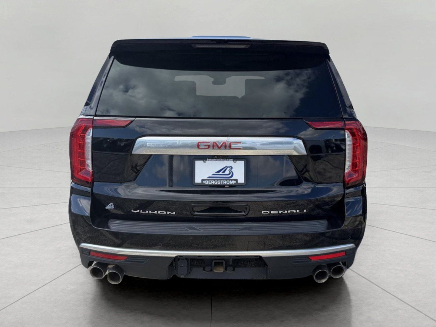 Used 2024 GMC Yukon XL Denali w/ Denali Reserve Package AWD/4WD image 6